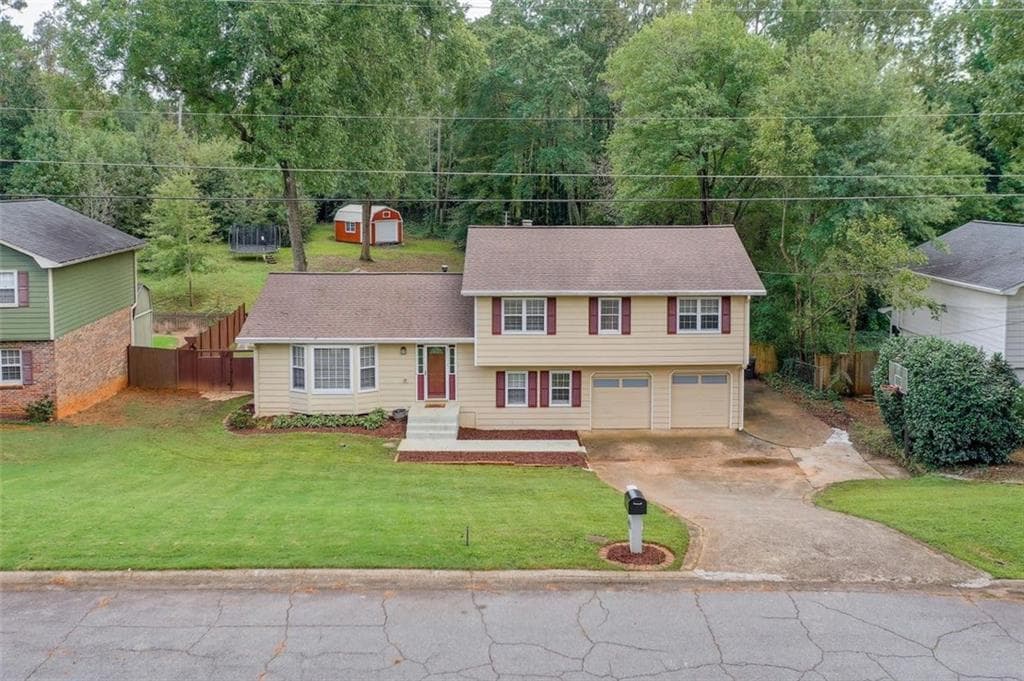 4 bedroom, 2 bathroom, 1,767 sq ft single family residence sold at 285 Meadowood Drive, Roswell, GA 30075