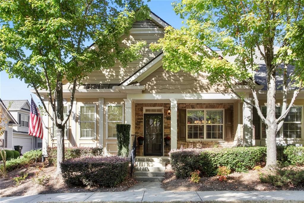 3 bedroom, 3 bathroom, 2,481 sq ft condominium sold at 1050 Brook Knoll Lane 2404, Cumming, GA 30041