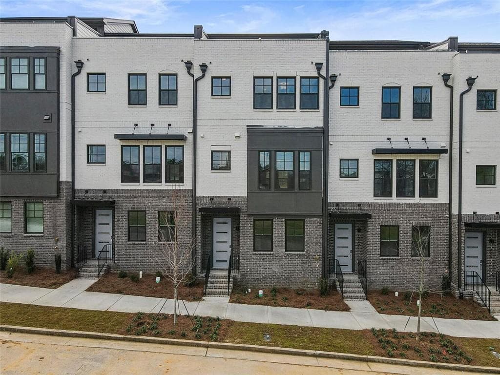 1329 Fairmont Avenue 26, Atlanta, GA 30318 — most recent listing photo