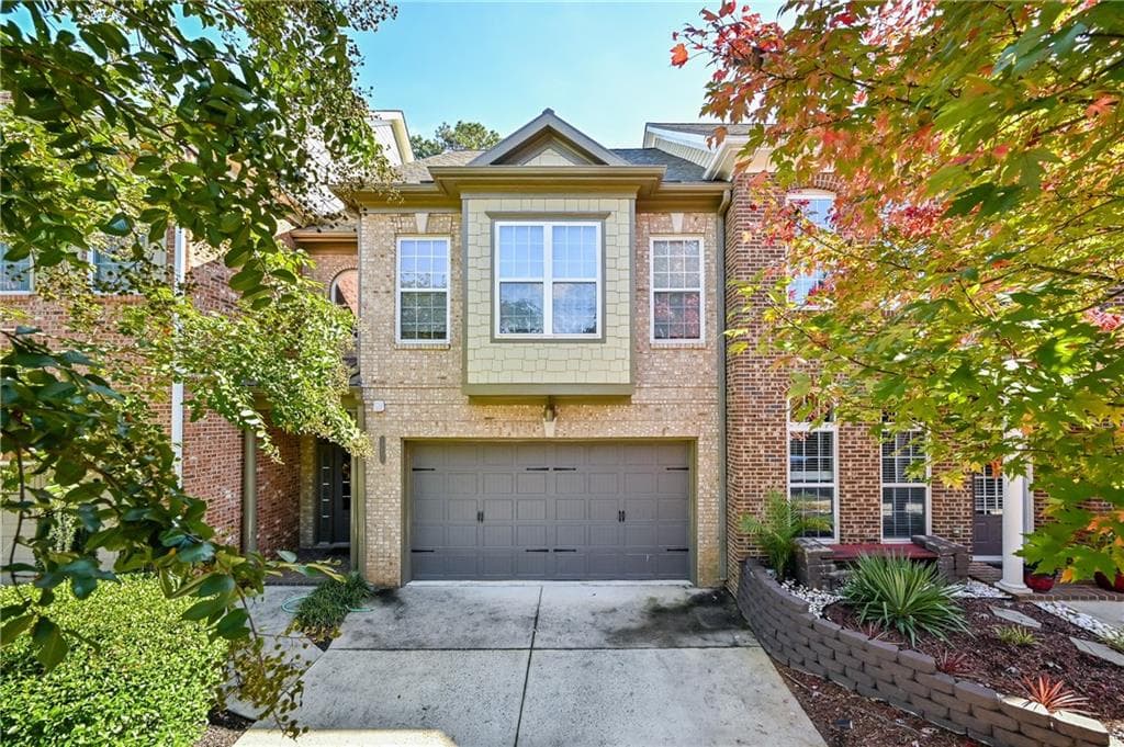 4 bedroom, 4 bathroom, 2,900 sq ft townhouse sold at 10405 Park Walk Point, Alpharetta, GA 30022