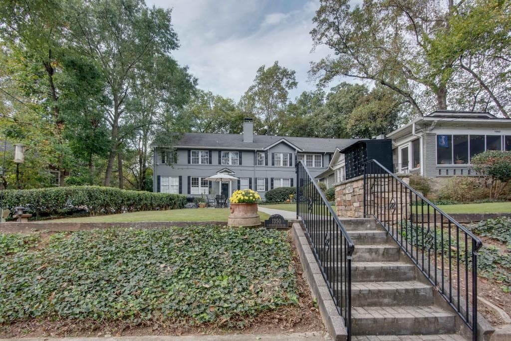 1 bedroom, 1 bathroom condominium sold at 1350 N Morningside Drive 8, Atlanta, GA 30306
