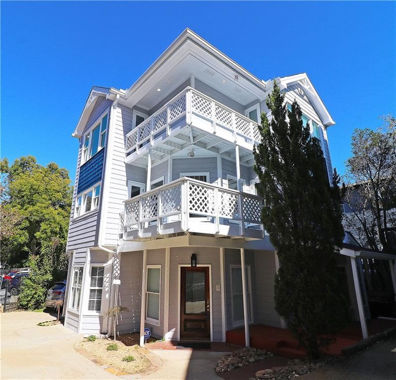 3 bedroom, 4 bathroom, 2,460 sq ft single family residence sold at 1036 Greenwood Avenue C, Atlanta, GA 30306