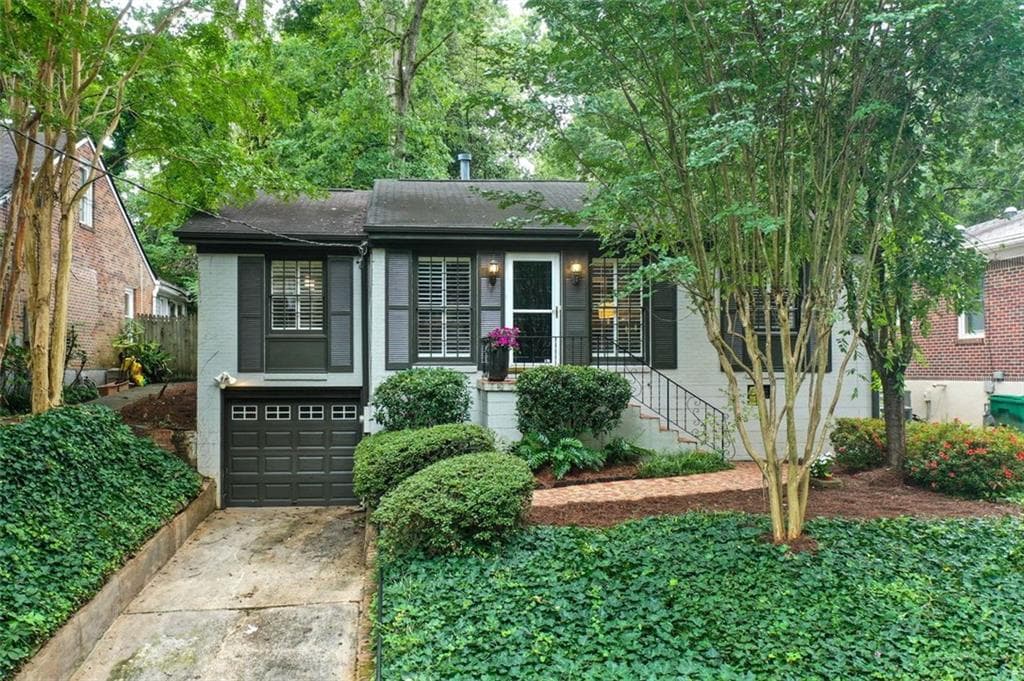 3 bedroom, 2 bathroom, 1,462 sq ft single family residence sold at 1725 Coventry Road, Decatur, GA 30030