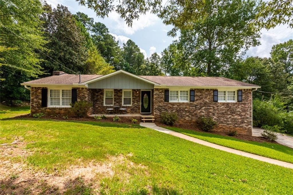 3 bedroom, 4 bathroom, 3,290 sq ft single family residence sold at 214 POTOMAC Court, Woodstock, GA 30188