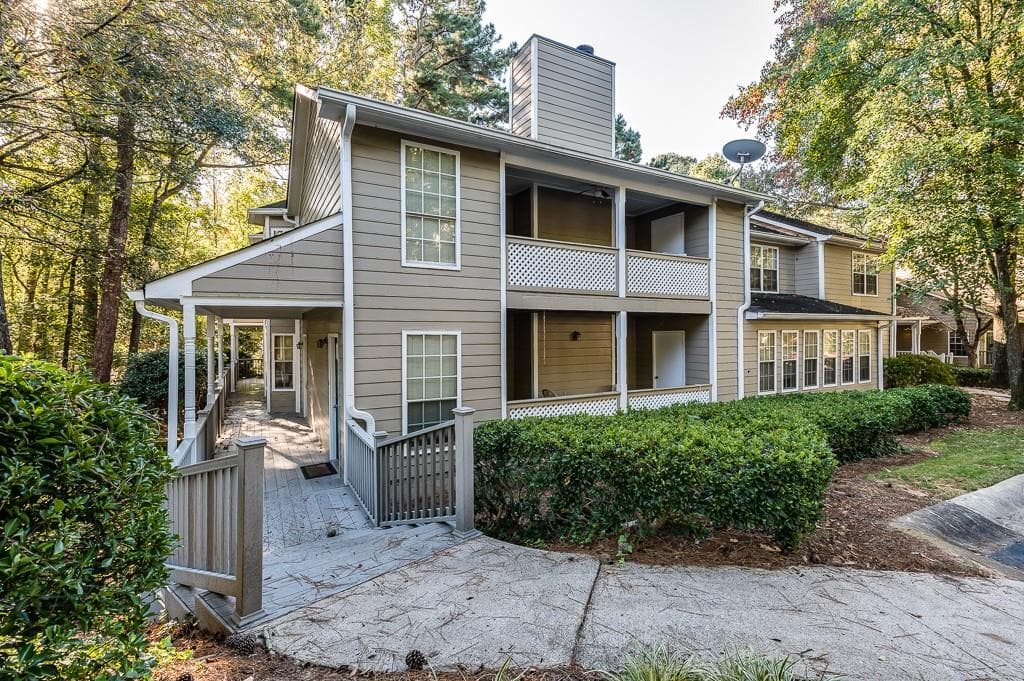 4481 Pineridge Circle, Dunwoody, GA 30338 — most recent listing photo