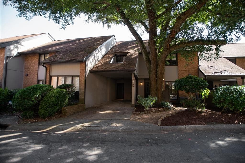 3275 Clairmont North, Brookhaven, GA 30329 — most recent listing photo