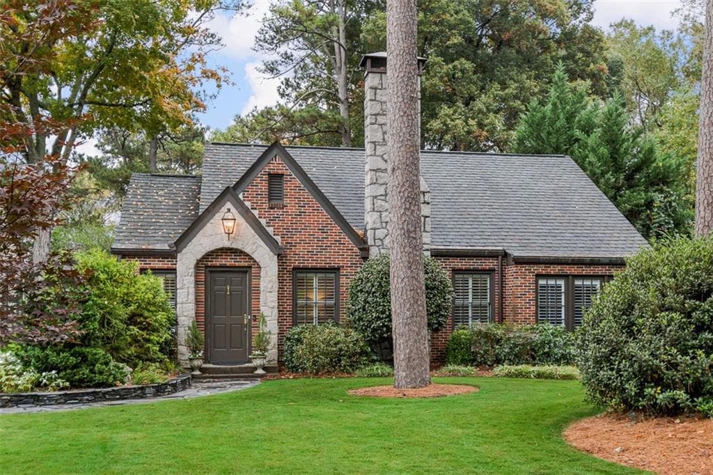 4 bedroom, 3 bathroom, 2,693 sq ft single family residence sold at 3143 Peachtree Drive, Atlanta, GA 30305