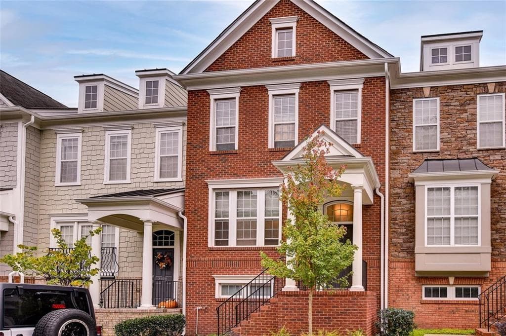 3 bedroom, 4 bathroom, 1,845 sq ft townhouse sold at 2192 Weldonberry Drive, Brookhaven, GA 30319