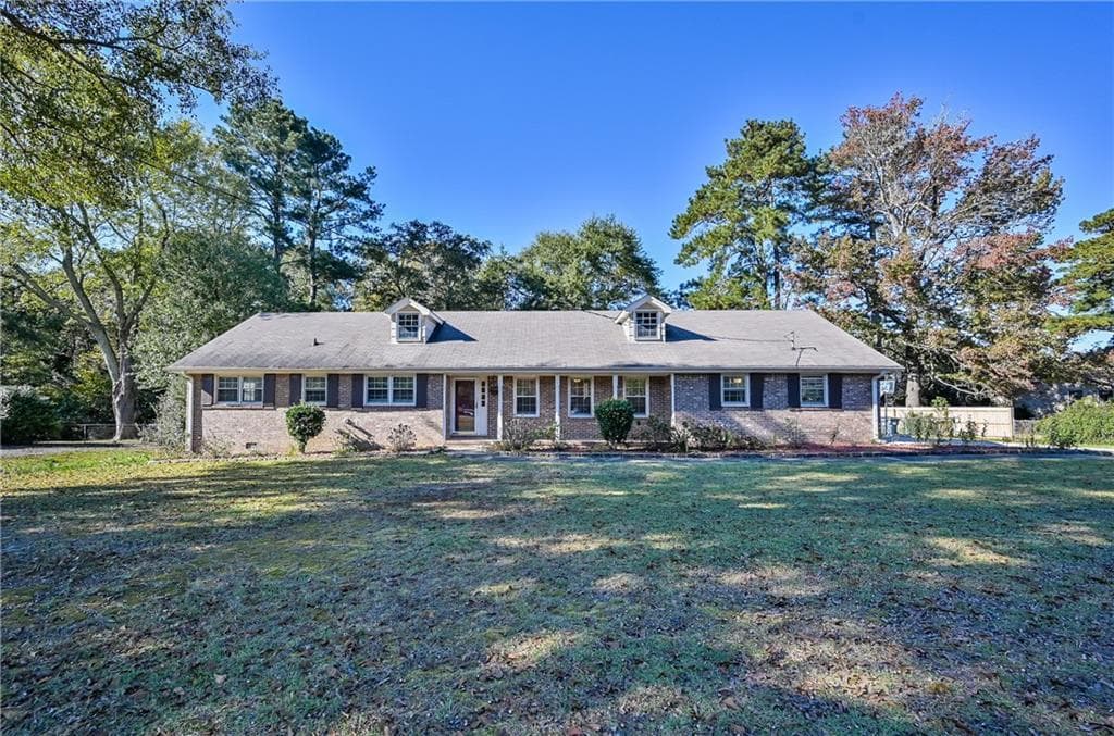 3 bedroom, 2 bathroom, 1,556 sq ft single family residence sold at 2759 Adella Court, Snellville, GA 30078