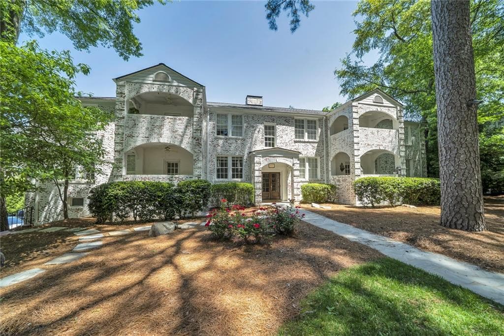 2 bedroom, 3 bathroom, 2,400 sq ft condominium sold at 65 Peachtree Memorial Road 5, Atlanta, GA 30309
