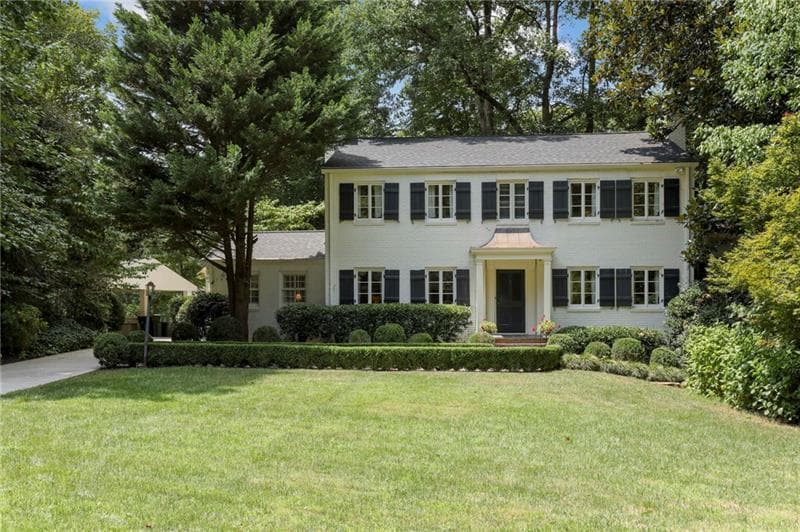 4 bedroom, 5 bathroom, 4,032 sq ft single family residence sold at 3566 Paces Valley Road, Atlanta, GA 30327