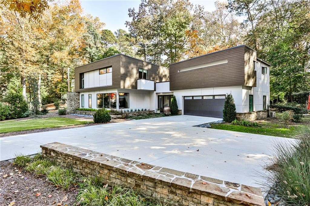 5 bedroom, 4 bathroom, 4,617 sq ft single family residence sold at 1495 Ragley Hall Road, Brookhaven, GA 30319