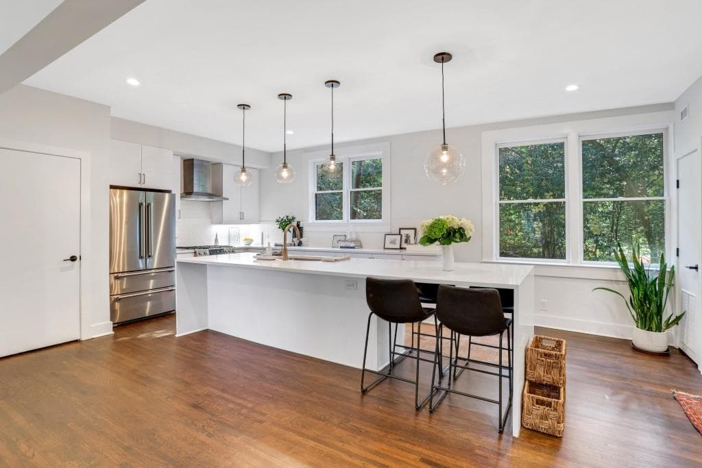2 bedroom, 2 bathroom, 1,357 sq ft condominium sold at 120 Peachtree Memorial Drive 68-3, Atlanta, GA 30309