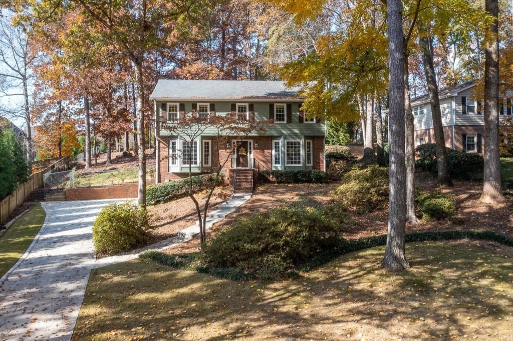 4 bedroom, 3 bathroom, 2,912 sq ft single family residence sold at 1581 Old Mill Crossing, Marietta, GA 30062