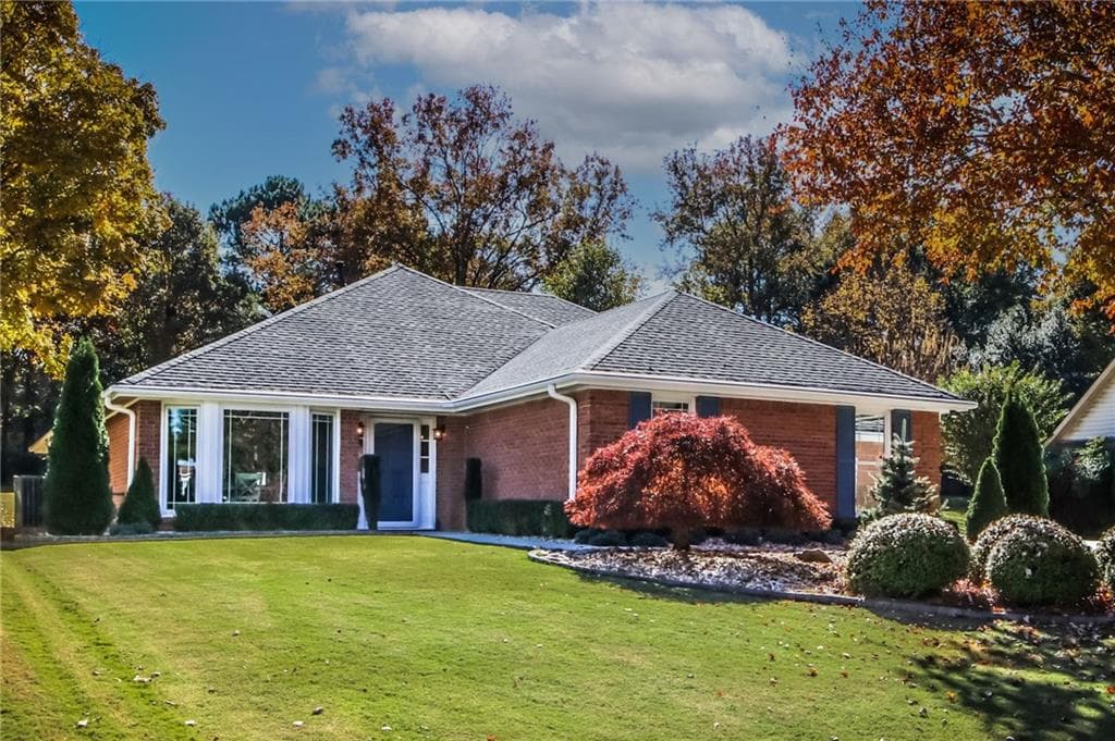 2 bedroom, 3 bathroom, 2,105 sq ft single family residence sold at 205 N Farm Drive, Alpharetta, GA 30004