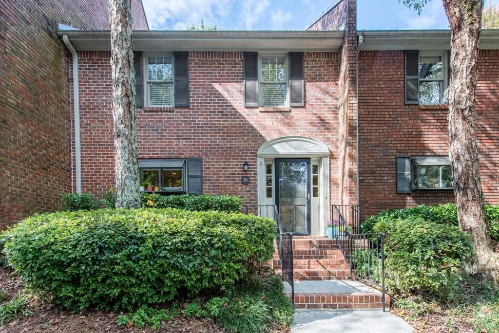 3 bedroom, 3 bathroom, 1,920 sq ft condominium sold at 1245 S Ponce De Leon Avenue 18, Atlanta, GA 30306