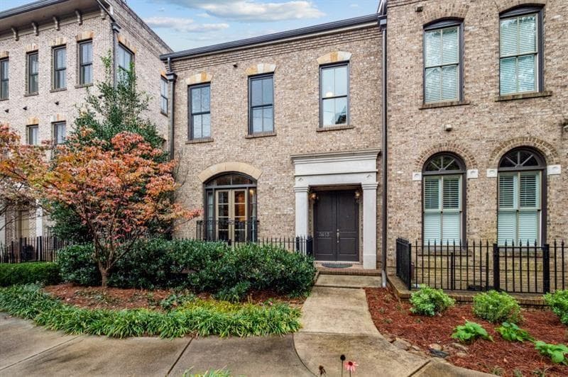 3 bedroom, 4 bathroom, 3,240 sq ft townhouse sold at 3613 Habersham Road, Atlanta, GA 30305
