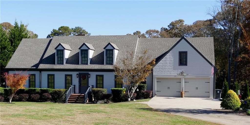 6 bedroom, 5 bathroom, 4,939 sq ft single family residence sold at 2804 Village Court, Gainesville, GA 30506