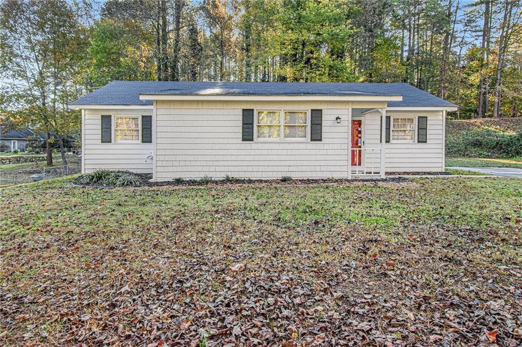 3 bedroom, 2 bathroom, 1,056 sq ft single family residence sold at 5625 Tanglewood Drive, Cumming, GA 30041