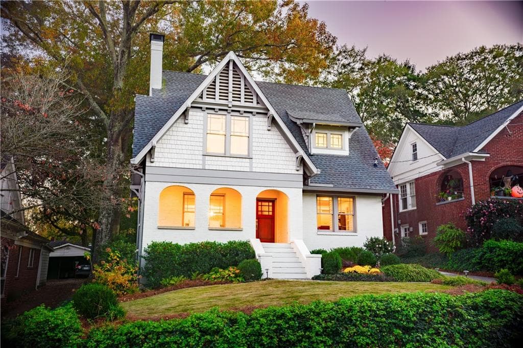 6 bedroom, 4 bathroom, 4,282 sq ft single family residence sold at 1071 Bellevue Drive, Atlanta, GA 30306