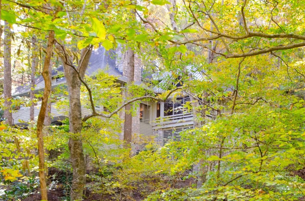 3 bedroom, 4 bathroom, 4,623 sq ft single family residence sold at 4780 Jett Road, Atlanta, GA 30327