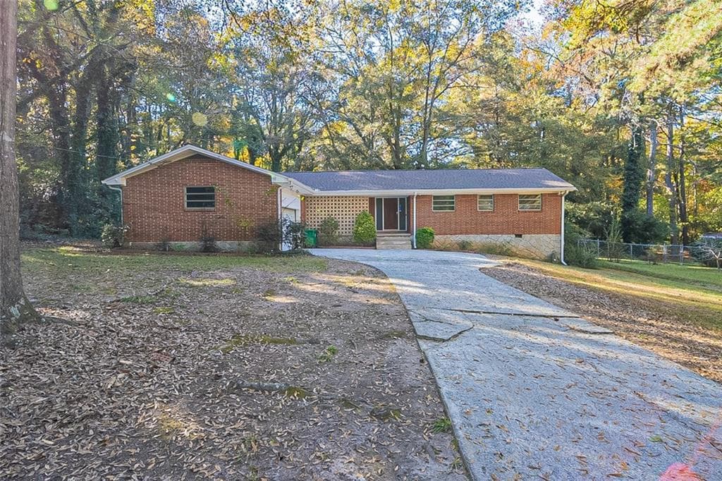 3 bedroom, 2 bathroom, 2,024 sq ft single family residence sold at 1829 Mclain Lane, Decatur, GA 30035