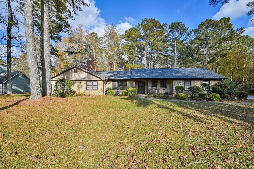 3 bedroom, 2 bathroom, 1,512 sq ft single family residence sold at 6928 MASON CREEK Road, Douglasville, GA 30135
