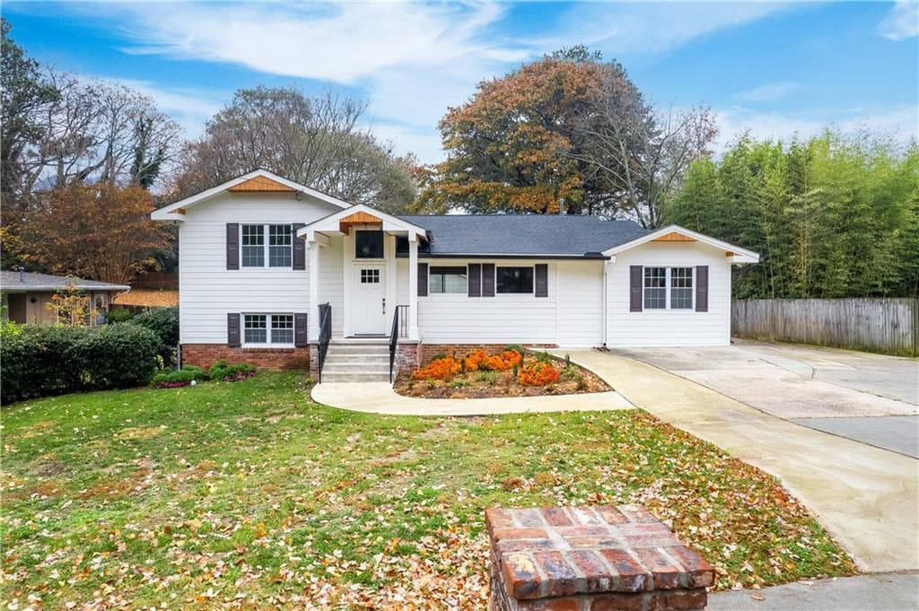5 bedroom, 3 bathroom, 3,900 sq ft single family residence sold at 1635 Spruce Valley Drive, Decatur, GA 30033