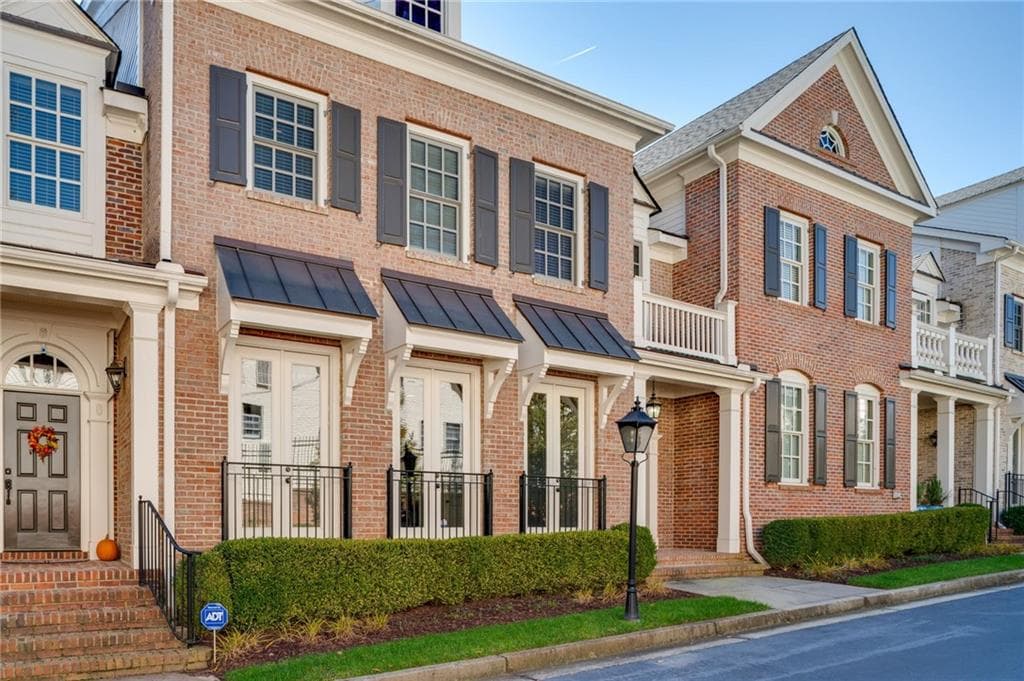 4 bedroom, 4 bathroom, 3,852 sq ft townhouse sold at 3585 Roxboro Road 4, Atlanta, GA 30326