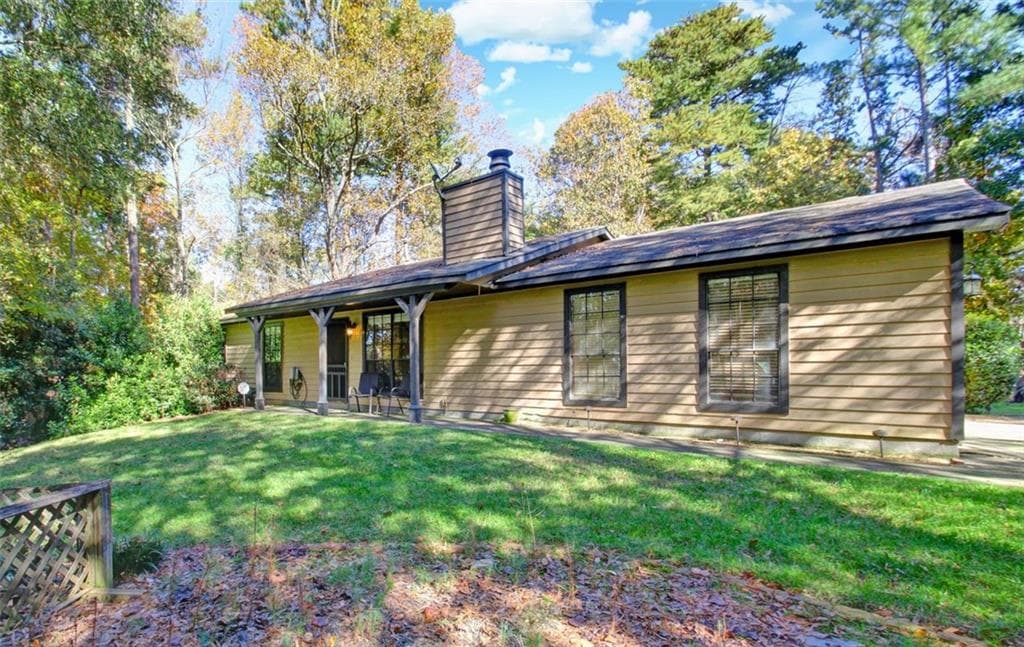 3 bedroom, 2 bathroom, 1,610 sq ft single family residence sold at 10305 Old Woodland Entry, Alpharetta, GA 30022