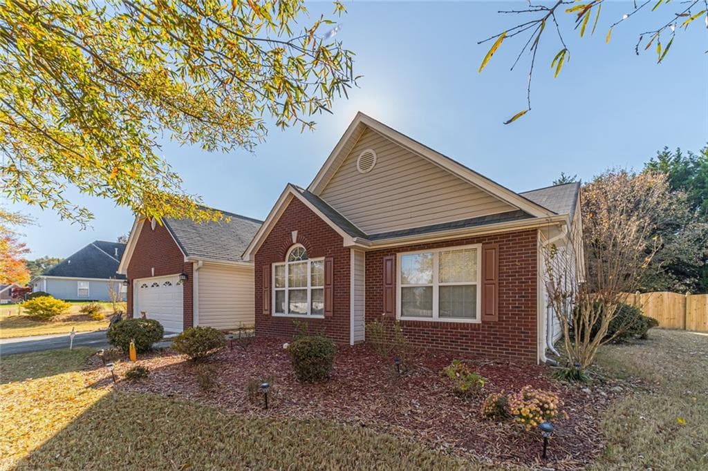 4 bedroom, 2 bathroom, 2,358 sq ft single family residence sold at 3683 Rolling Meadows Way, Loganville, GA 30052