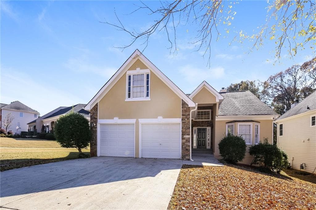 3 bedroom, 3 bathroom, 2,373 sq ft single family residence sold at 5205 Coacoochee, Alpharetta, GA 30022