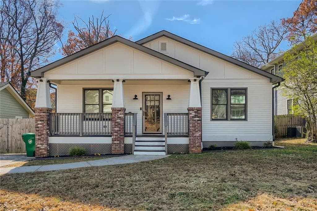 3 bedroom, 2 bathroom, 1,820 sq ft single family residence sold at 1577 Lincoln Avenue, Atlanta, GA 30317