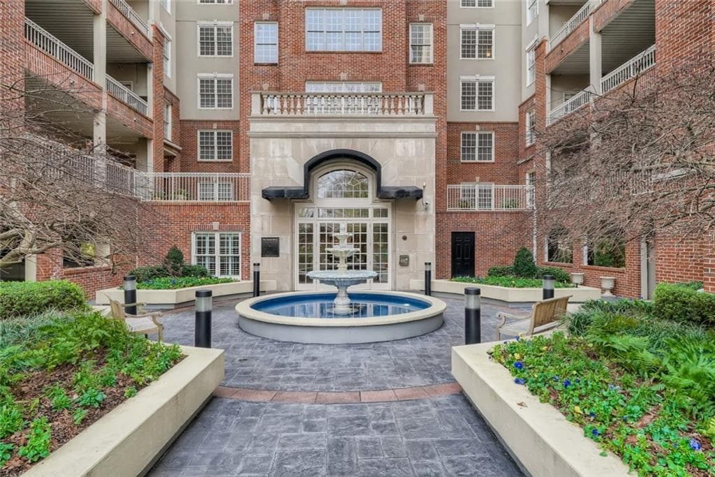 2 bedroom, 2 bathroom, 1,350 sq ft condominium sold at 50 Biscayne Drive 4107, Atlanta, GA 30309
