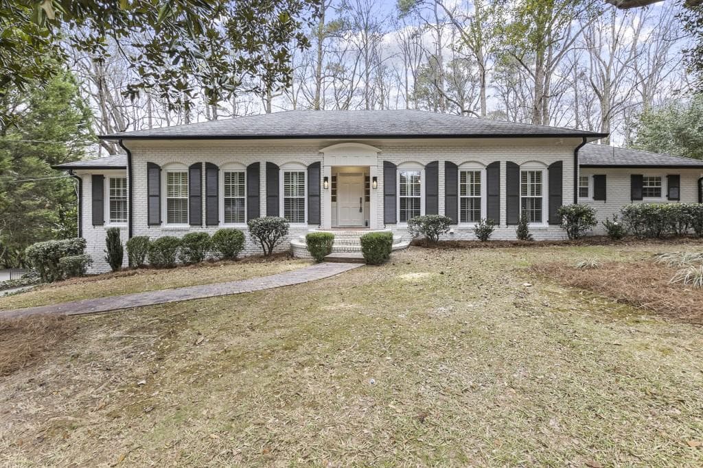 5 bedroom, 4 bathroom, 3,850 sq ft single family residence sold at 1185 Paces Forest Drive, Atlanta, GA 30327