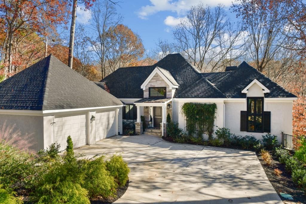 3 bedroom, 4 bathroom, 4,065 sq ft single family residence sold at 3889 Chaucer Wood, Brookhaven, GA 30319
