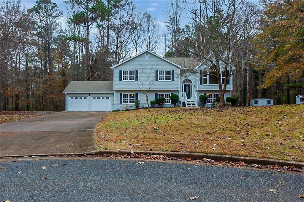 4 bedroom, 3 bathroom, 1,400 sq ft single family residence sold at 7732 Governors Lane, Douglasville, GA 30134