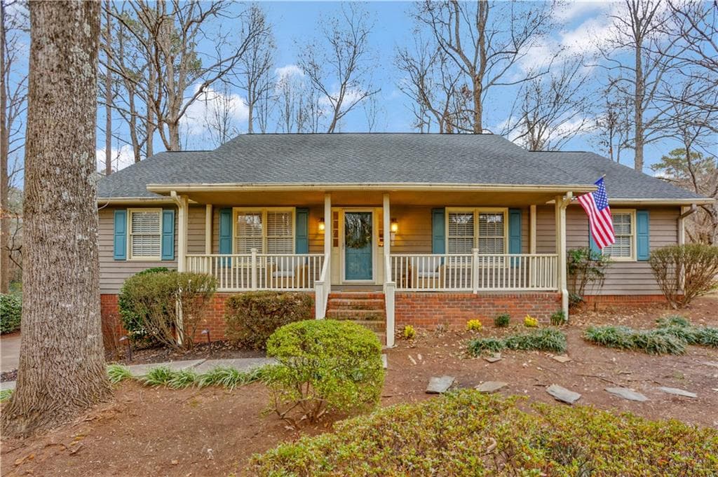3 bedroom, 2 bathroom, 2,200 sq ft single family residence sold at 1643 Rex Drive, Marietta, GA 30066