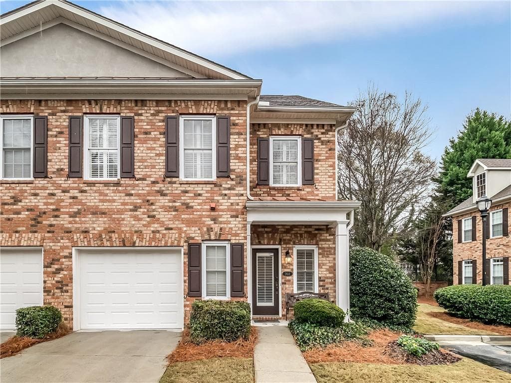 3 bedroom, 3 bathroom, 2,130 sq ft townhouse sold at 2614 Oglethorpe Circle, Brookhaven, GA 30319
