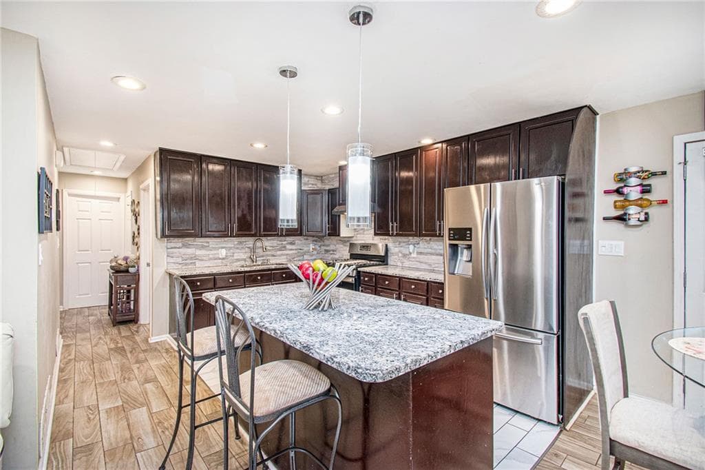 3 bedroom, 2 bathroom, 1,549 sq ft single family residence sold at 3632 Lakeshore Drive, Smyrna, GA 30082