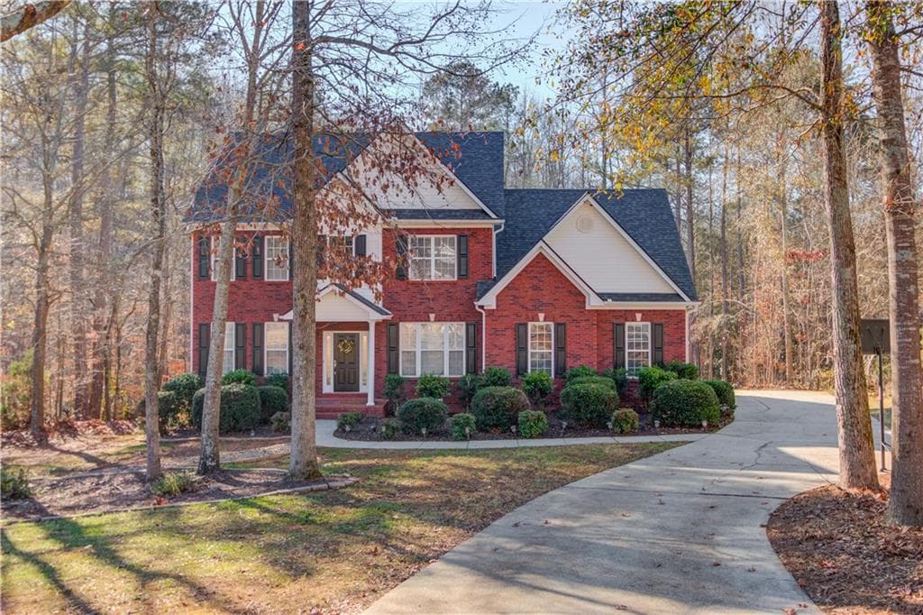 5 bedroom, 3 bathroom, 2,682 sq ft single family residence sold at 1310 Waterman Quarter Point, Braselton, GA 30517