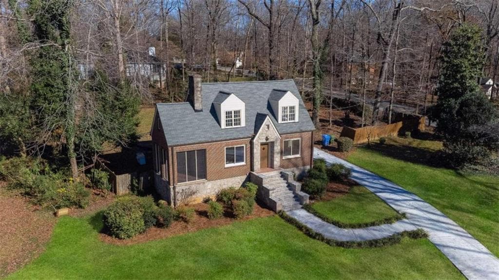 3 bedroom, 2 bathroom, 2,128 sq ft single family residence sold at 2267 Venetian Drive, Atlanta, GA 30311