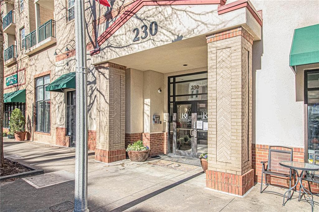 1 bedroom, 1 bathroom, 732 sq ft condominium sold at 230 E Ponce De Leon Avenue 308, Decatur, GA 30030