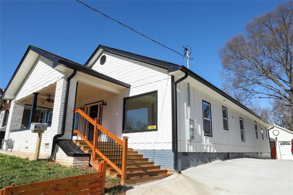 3 bedroom, 3 bathroom single family residence sold at 1509 WESTVIEW Drive, Atlanta, GA 30310