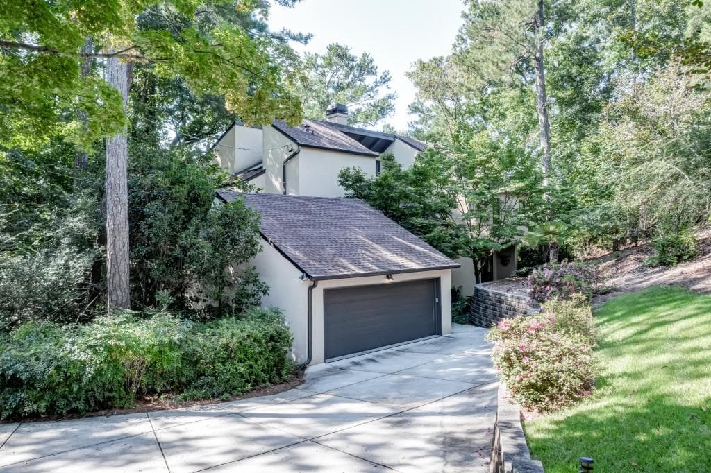 5 bedroom, 4 bathroom, 4,366 sq ft single family residence sold at 1648 Musket Ridge, Atlanta, GA 30327