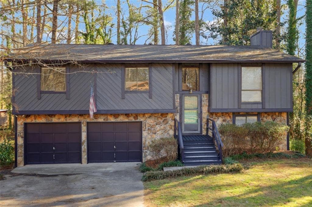 3 bedroom, 2 bathroom, 1,836 sq ft single family residence sold at 160 Denna Drive, Alpharetta, GA 30009