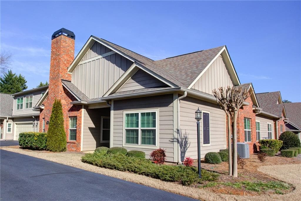 3 bedroom, 2 bathroom, 1,985 sq ft condominium sold at 151 Kendrick Farm Lane 13, Marietta, GA 30066