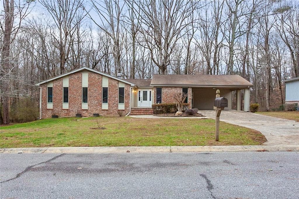 3 bedroom, 2 bathroom, 1,748 sq ft single family residence sold at 2755 Whisper Trail, Douglasville, GA 30135