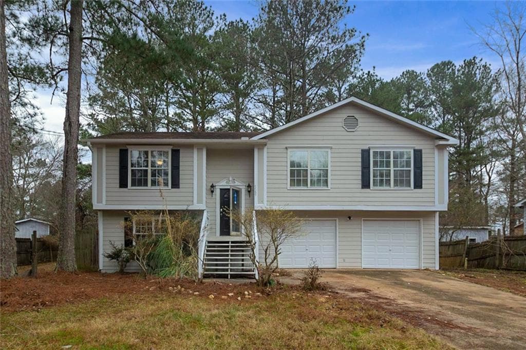 5 bedroom, 3 bathroom, 1,184 sq ft single family residence sold at 7769 Melanie Drive, Douglasville, GA 30134