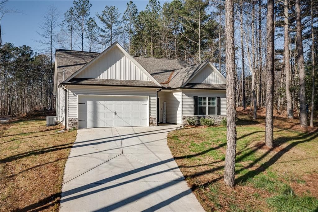 3 bedroom, 2 bathroom, 1,373 sq ft single family residence sold at 1628 Bobo Road, Dallas, GA 30132